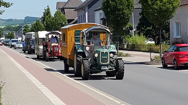 Sieben Wochen nach dem Start kamen die beiden Trecker wieder in Elspe an.